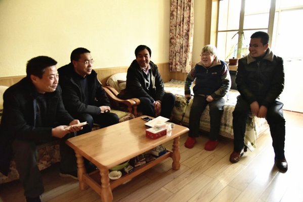 生態(tài)公司組織慰問(wèn)困難黨員、職工